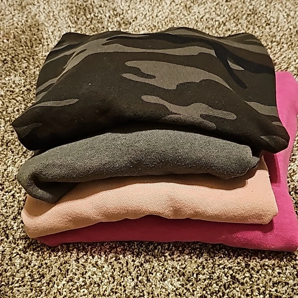Sweatshirt bundle of very soft light weight sweatshirts - Picture 6 of 10